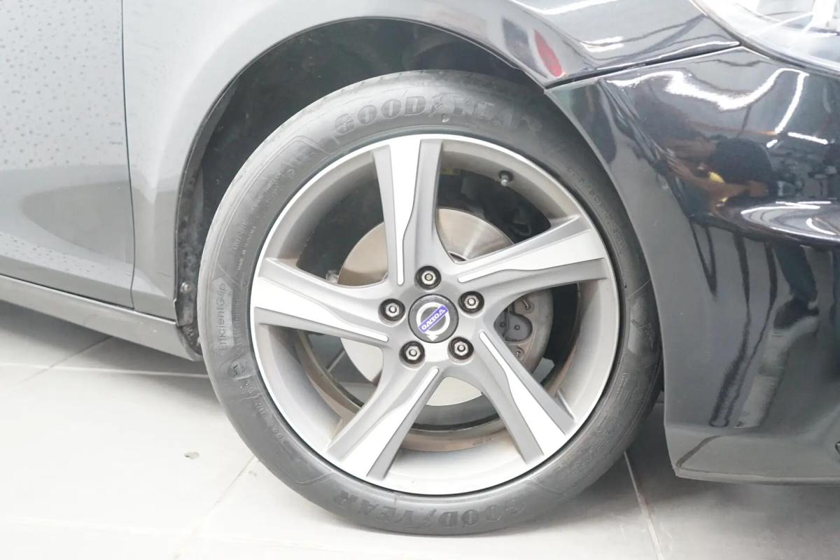 volvo-v40-2013-diesel-1560cc