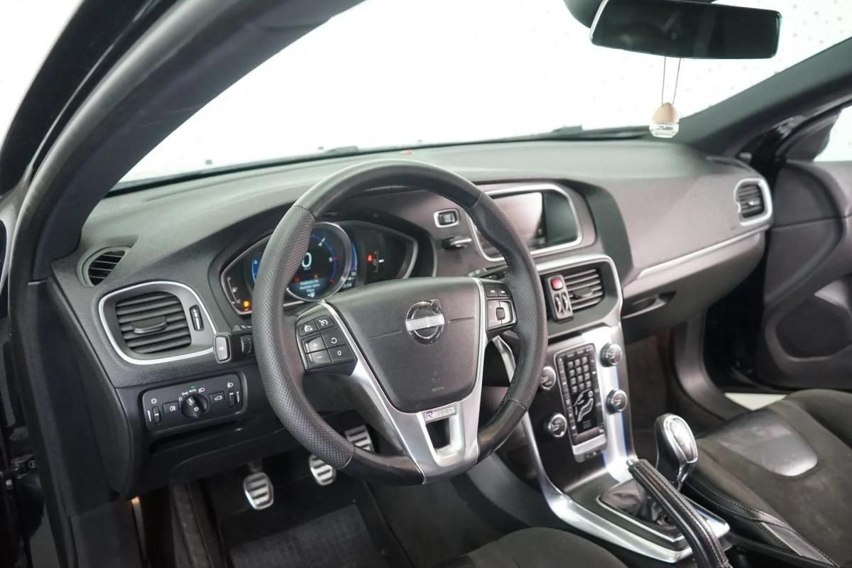 volvo-v40-2013-diesel-1560cc