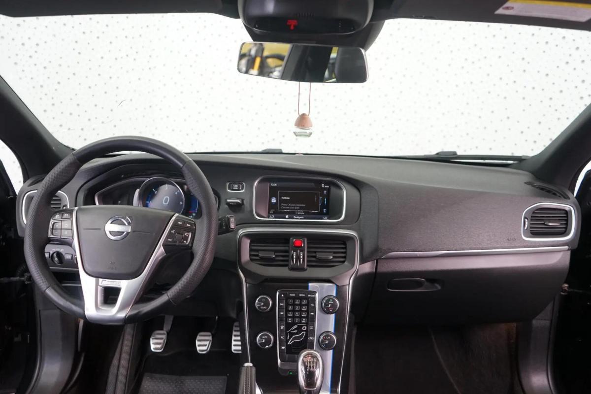 volvo-v40-2013-diesel-1560cc