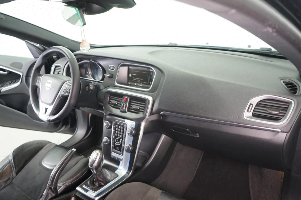 volvo-v40-2013-diesel-1560cc