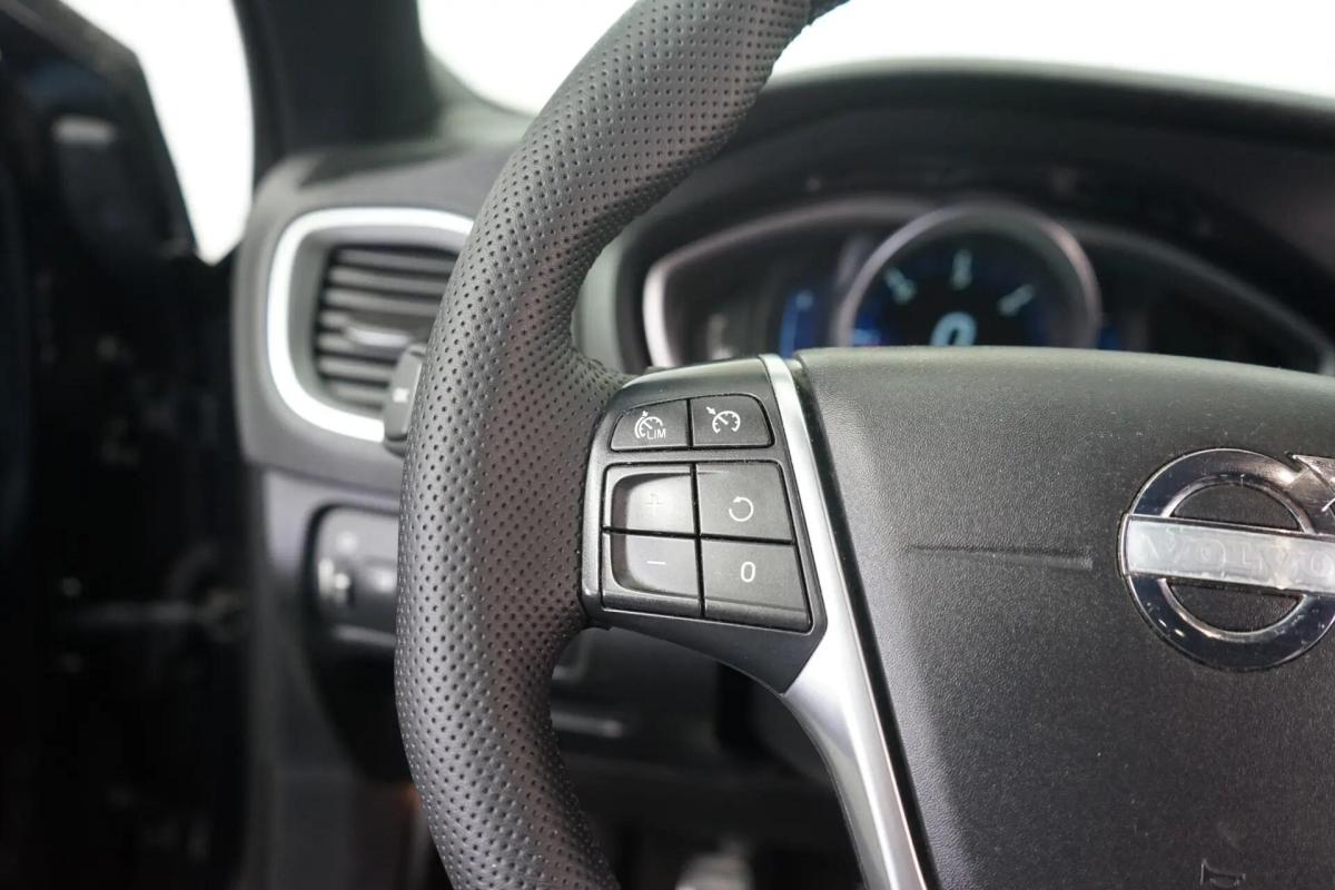 volvo-v40-2013-diesel-1560cc