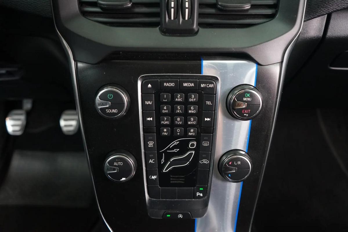 volvo-v40-2013-diesel-1560cc