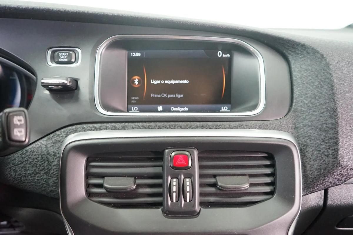 volvo-v40-2013-diesel-1560cc