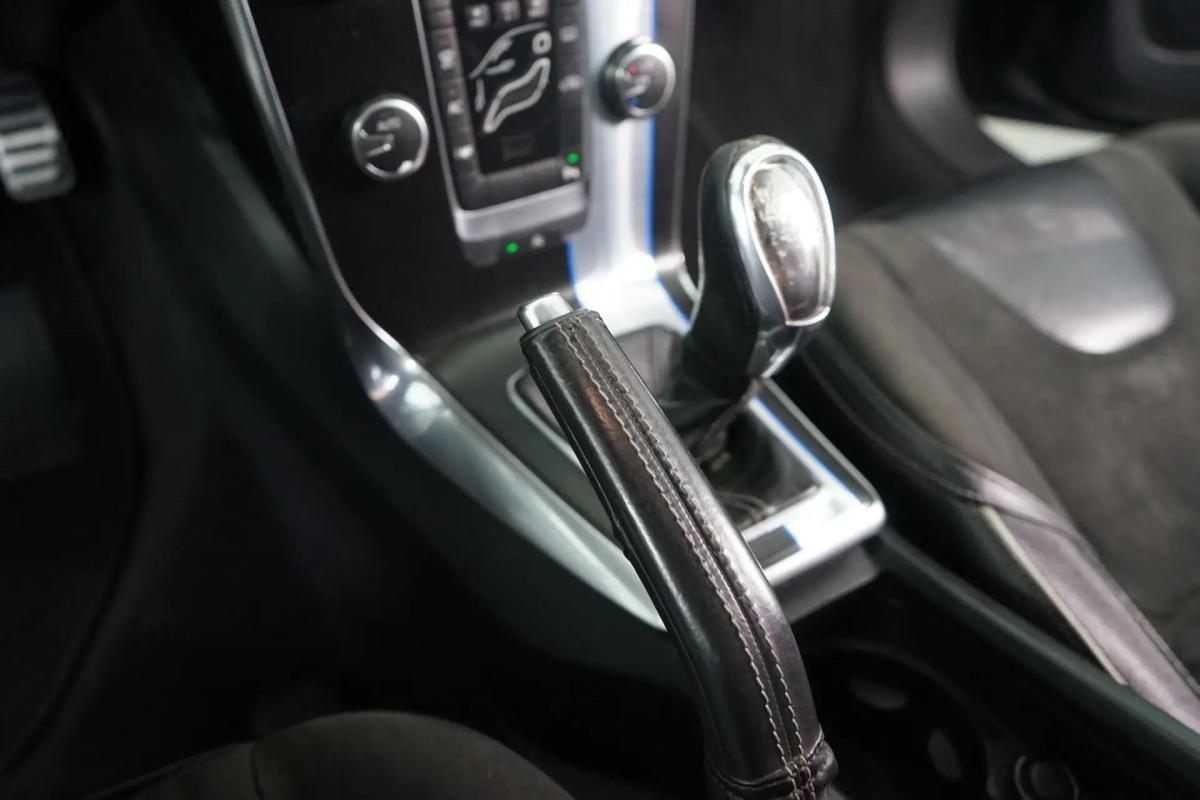 volvo-v40-2013-diesel-1560cc