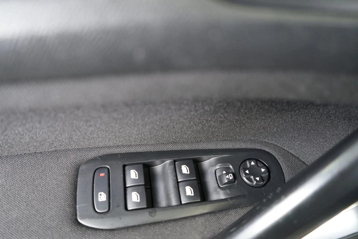 peugeot-308-sw-2014-diesel-1560cc