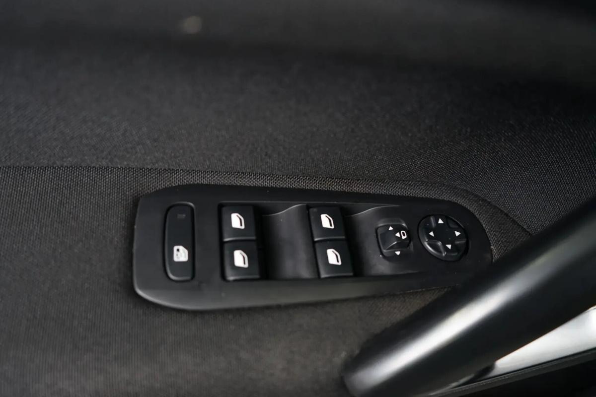 peugeot-308-sw-2014-diesel-1560cc