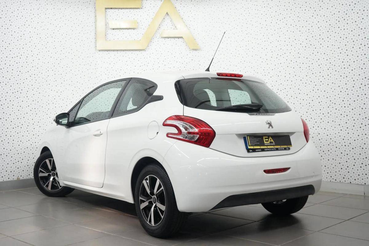 peugeot-208-2014-gasolina-999cc