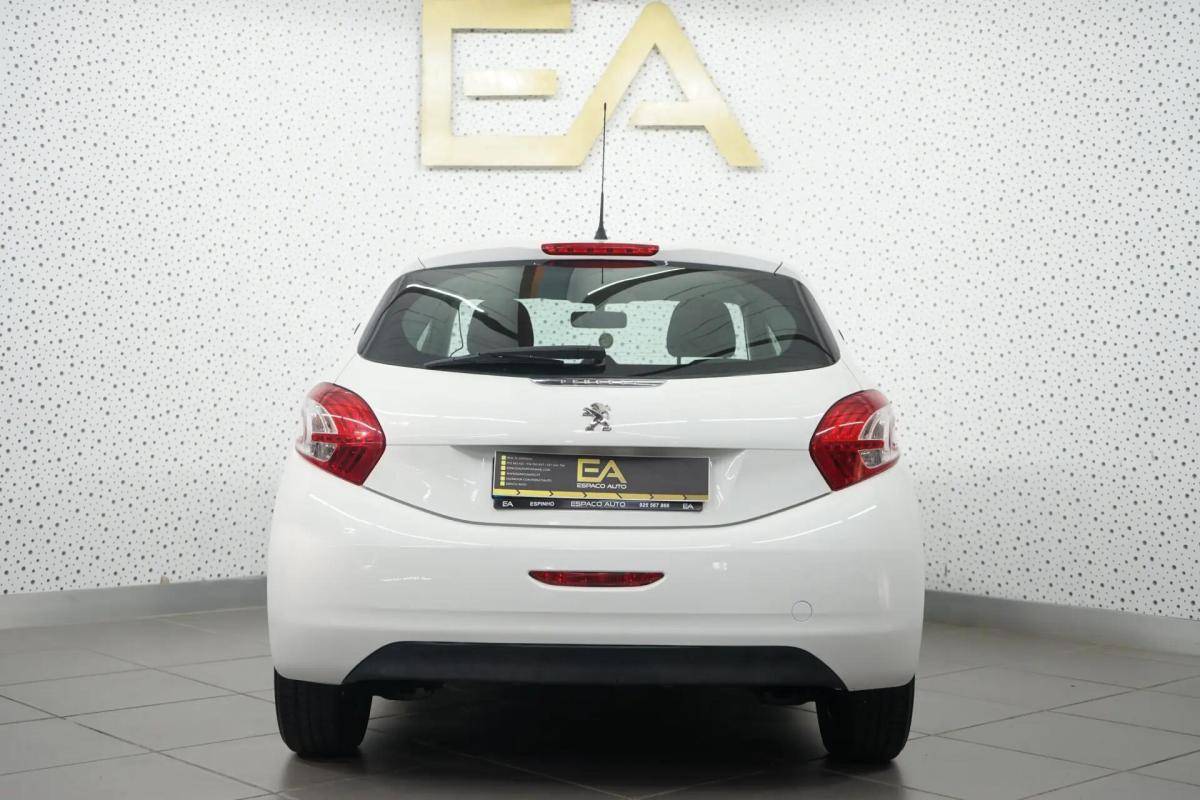 peugeot-208-2014-gasolina-999cc