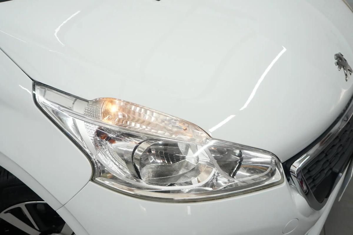 peugeot-208-2014-gasolina-999cc