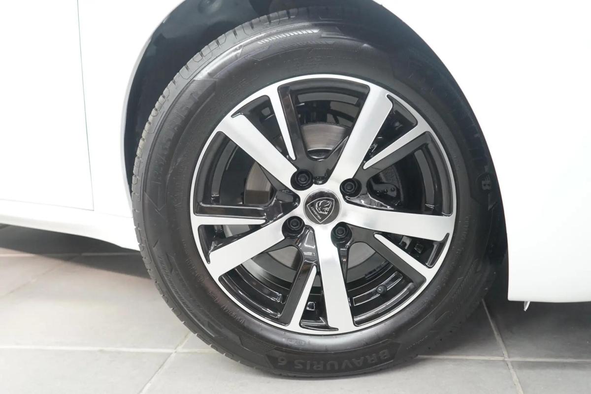 peugeot-208-2014-gasolina-999cc