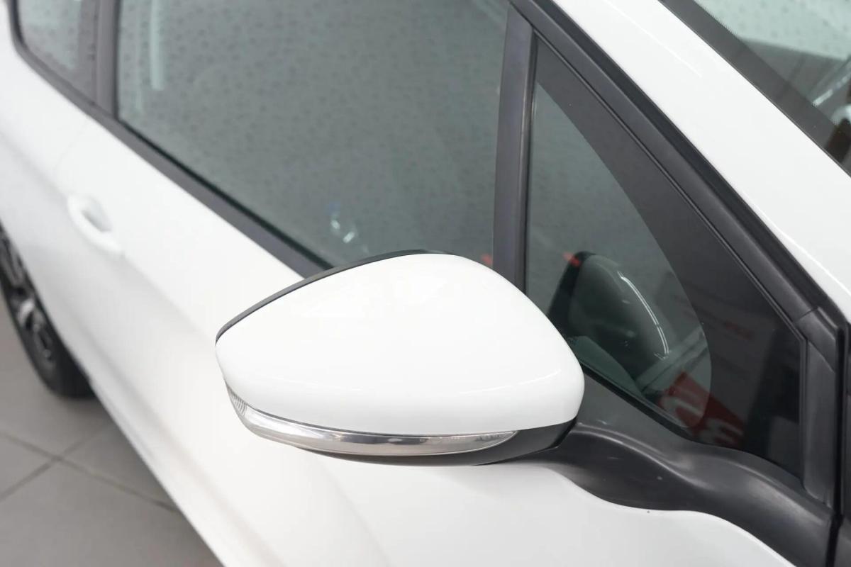 peugeot-208-2014-gasolina-999cc