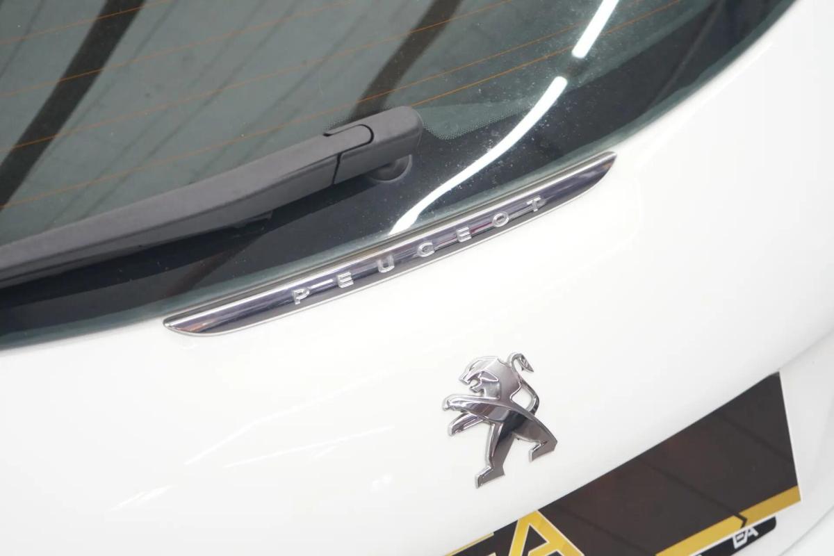 peugeot-208-2014-gasolina-999cc