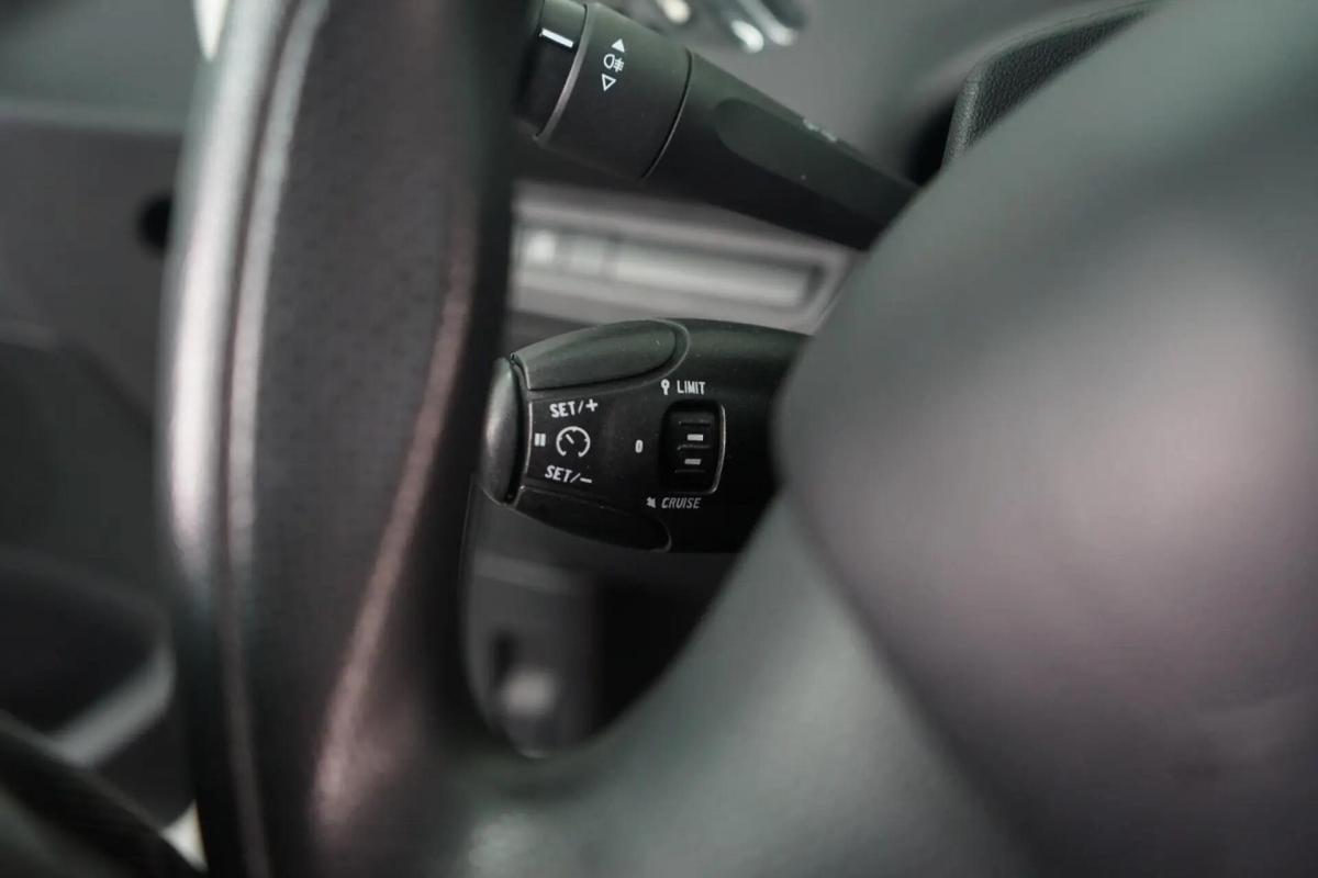 peugeot-208-2014-gasolina-999cc