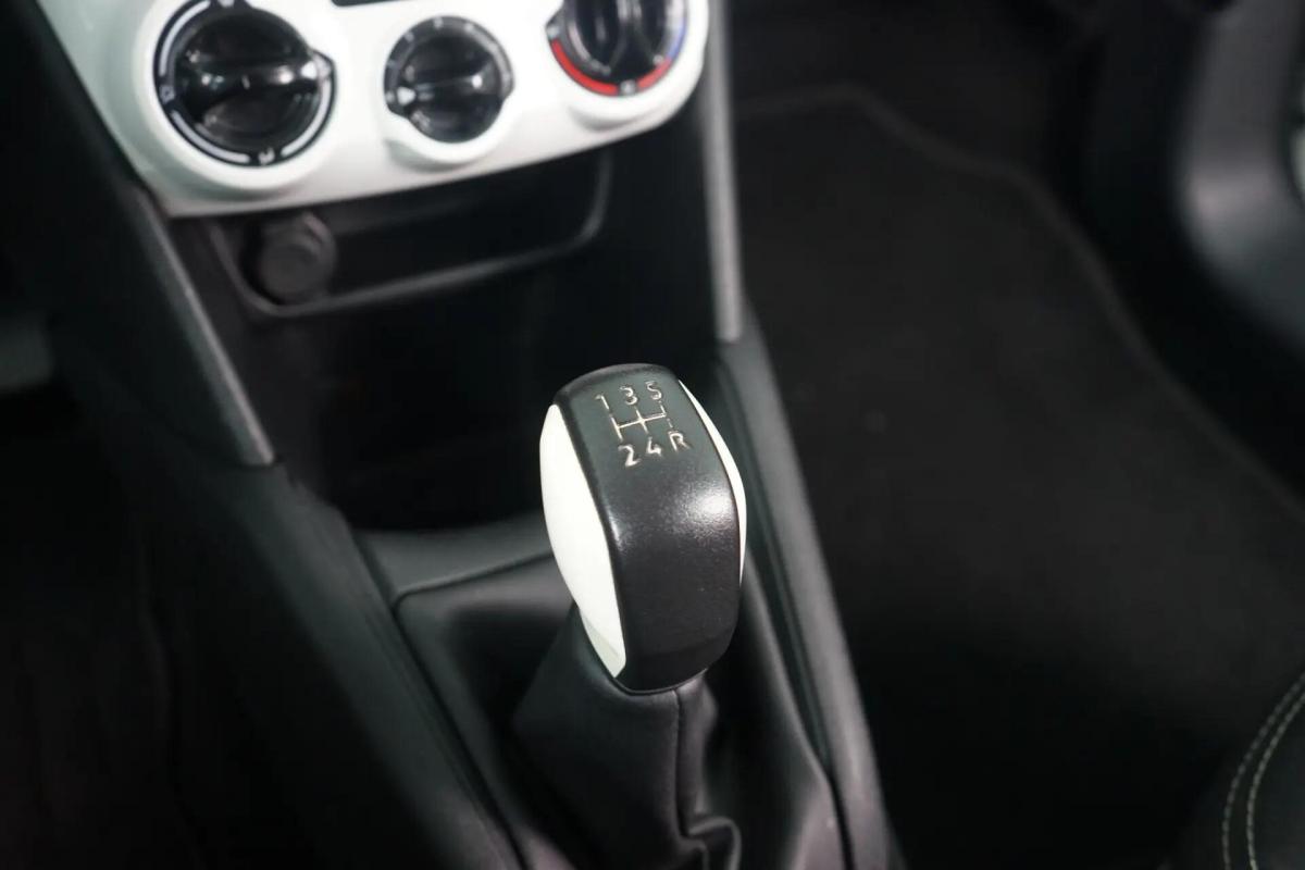 peugeot-208-2014-gasolina-999cc