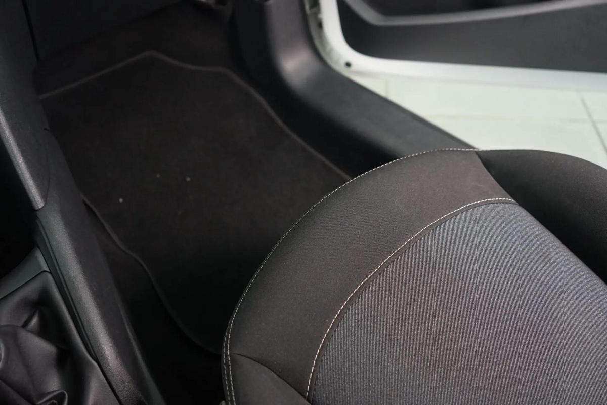 peugeot-208-2014-gasolina-999cc