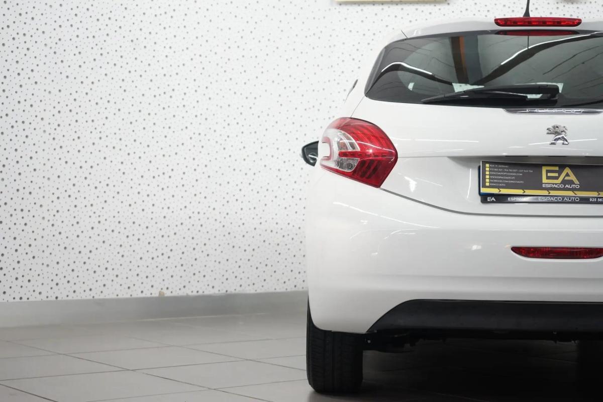 peugeot-208-2014-gasolina-999cc