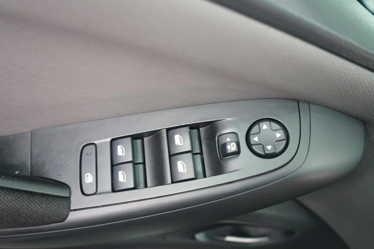 citroen-c4-picasso-2018-diesel-1560cc