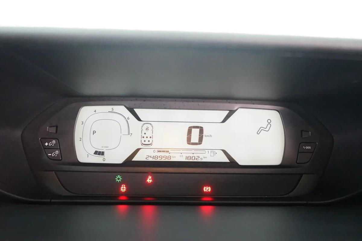 citroen-c4-picasso-2018-diesel-1560cc