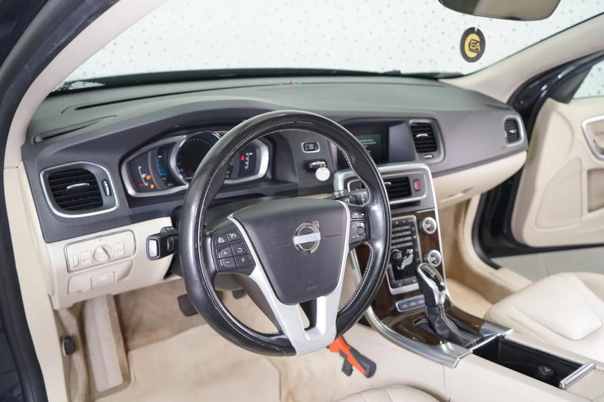 volvo-v60-2015-hibrido-a-diesel-2400cc