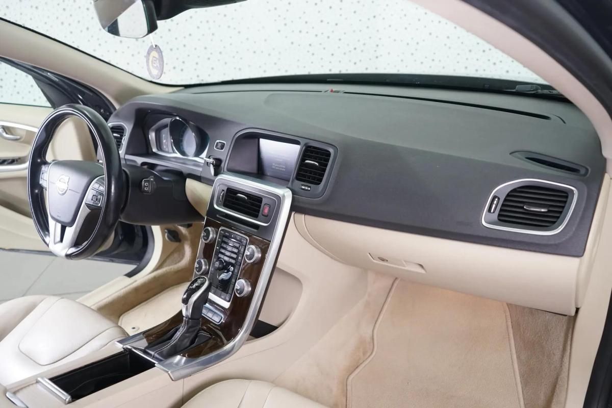 volvo-v60-2015-hibrido-a-diesel-2400cc