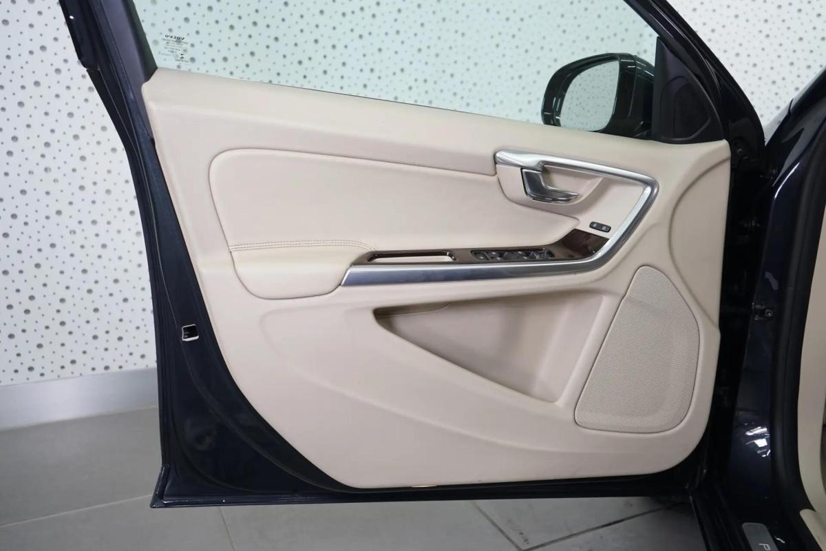 volvo-v60-2015-hibrido-a-diesel-2400cc