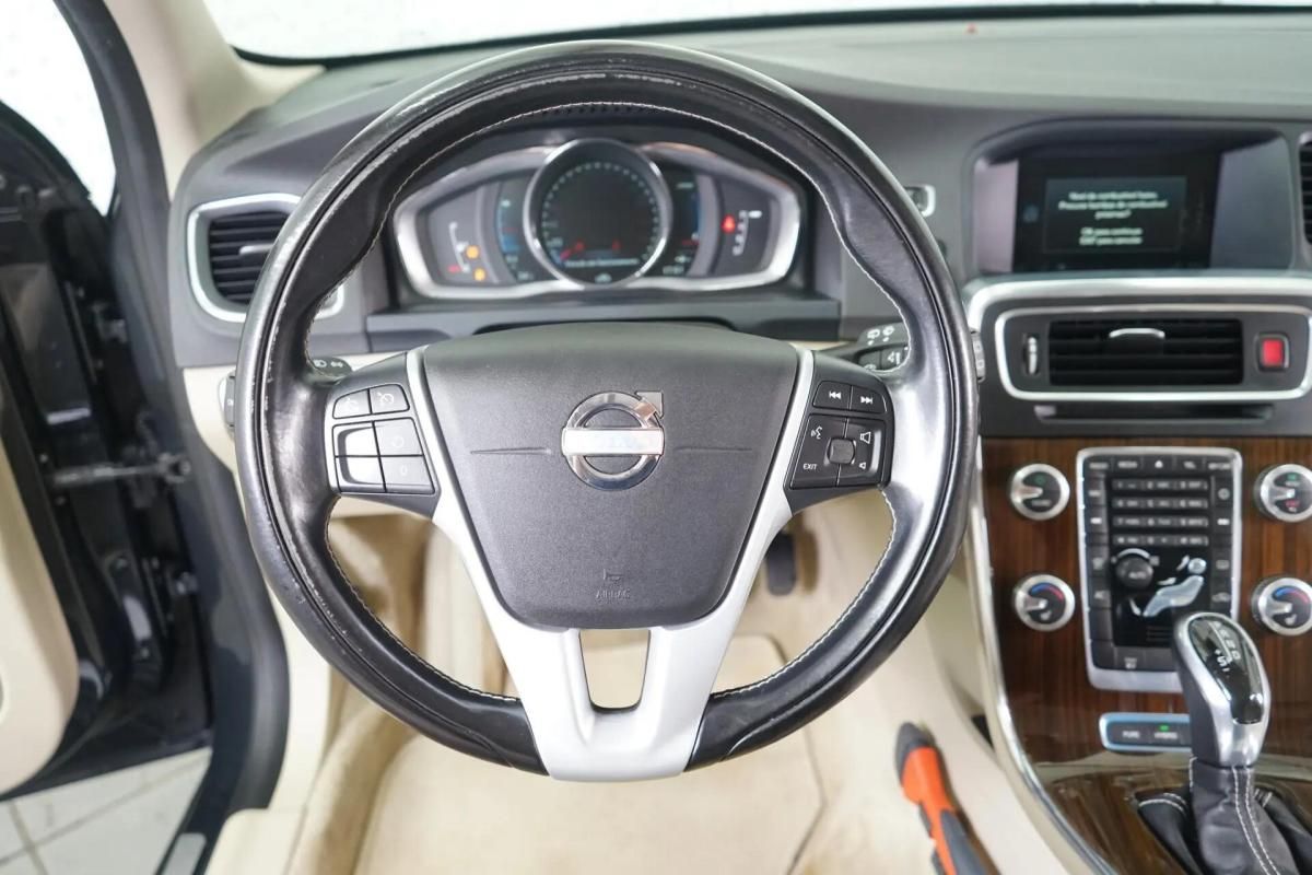 volvo-v60-2015-hibrido-a-diesel-2400cc