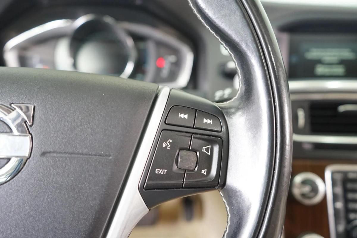 volvo-v60-2015-hibrido-a-diesel-2400cc
