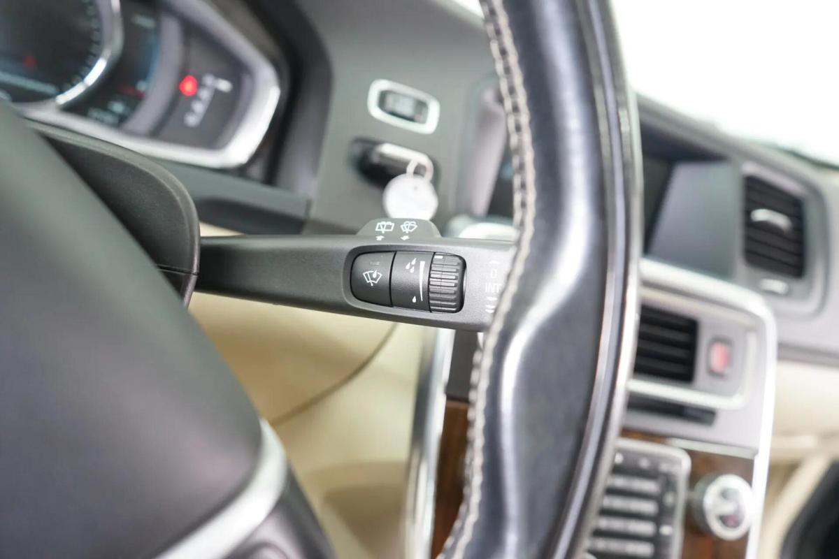 volvo-v60-2015-hibrido-a-diesel-2400cc