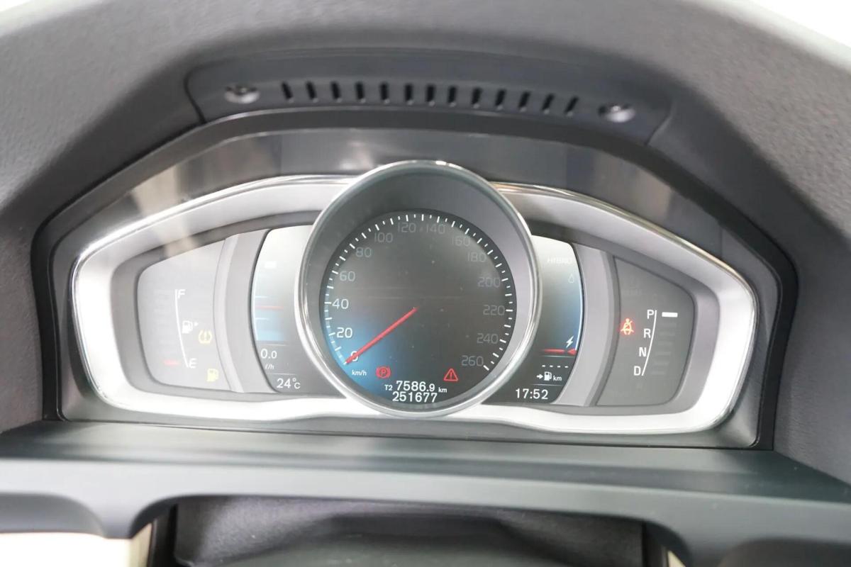 volvo-v60-2015-hibrido-a-diesel-2400cc
