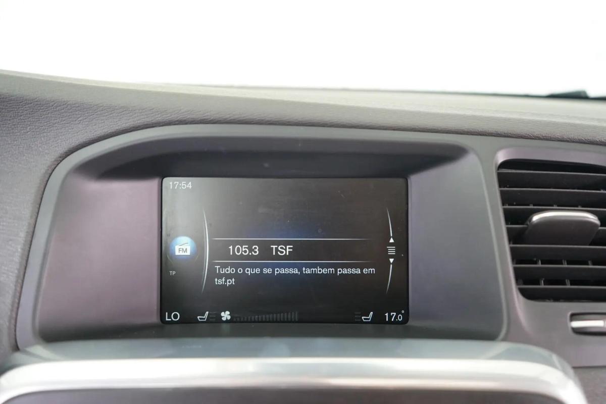 volvo-v60-2015-hibrido-a-diesel-2400cc