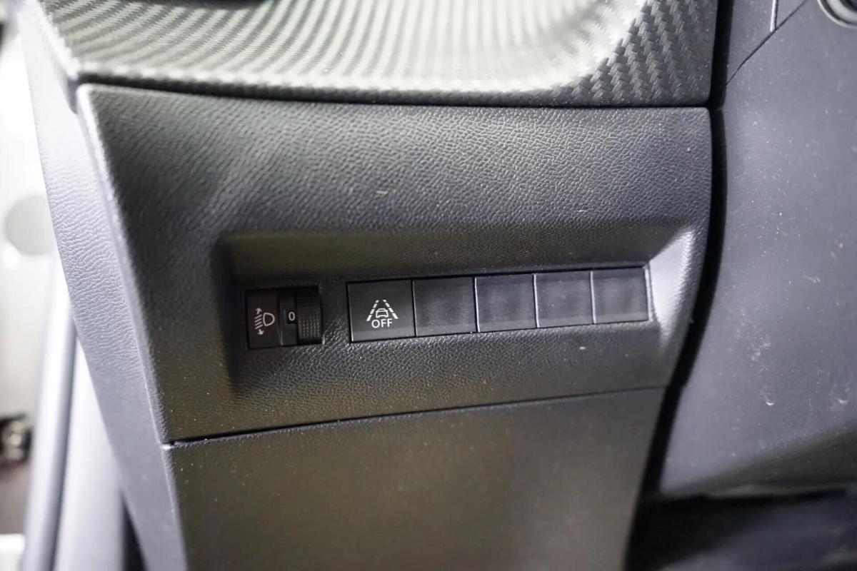 peugeot-2008-2021-gasolina-1199cc