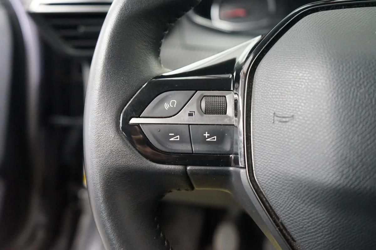 peugeot-2008-2021-gasolina-1199cc