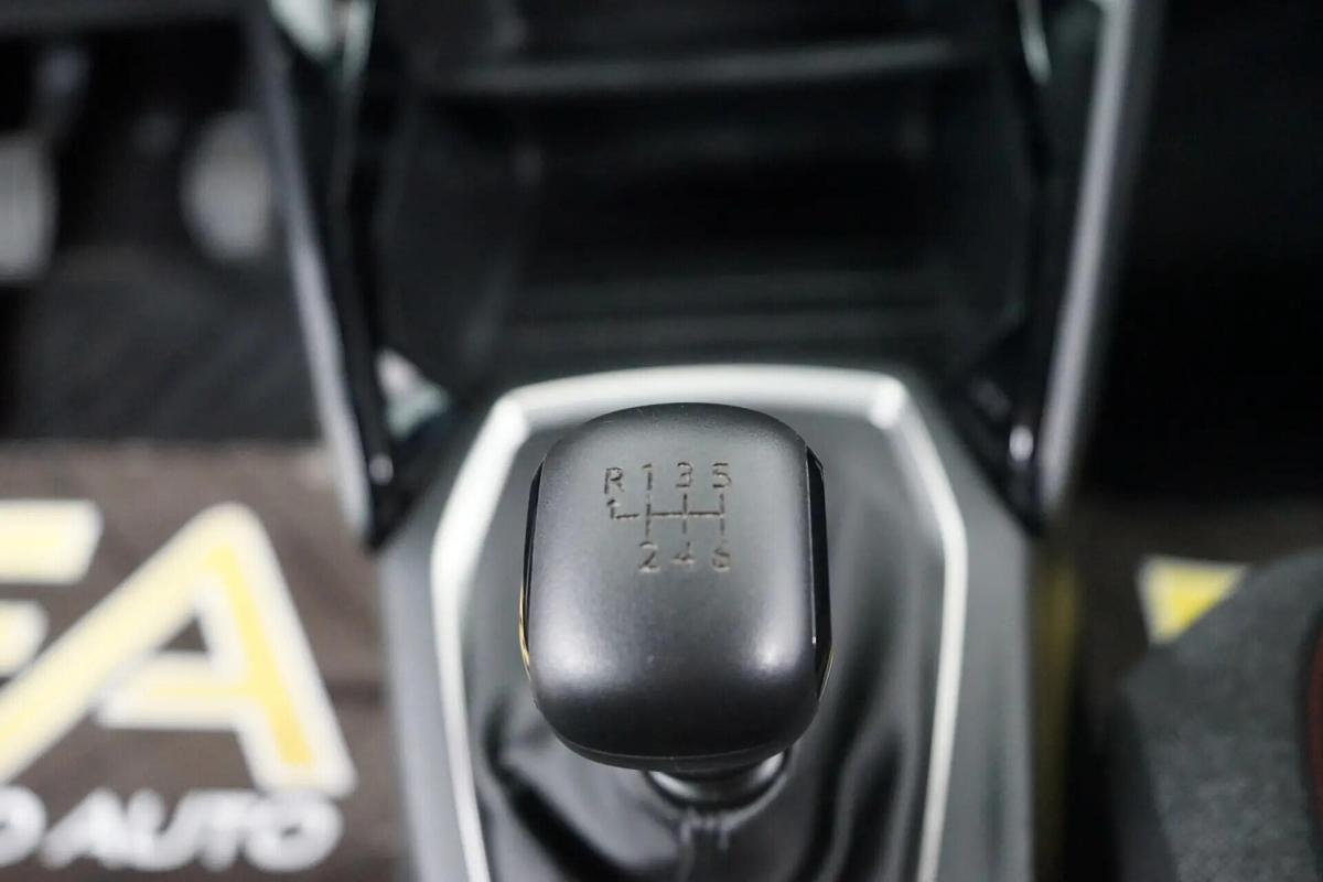 peugeot-2008-2021-gasolina-1199cc