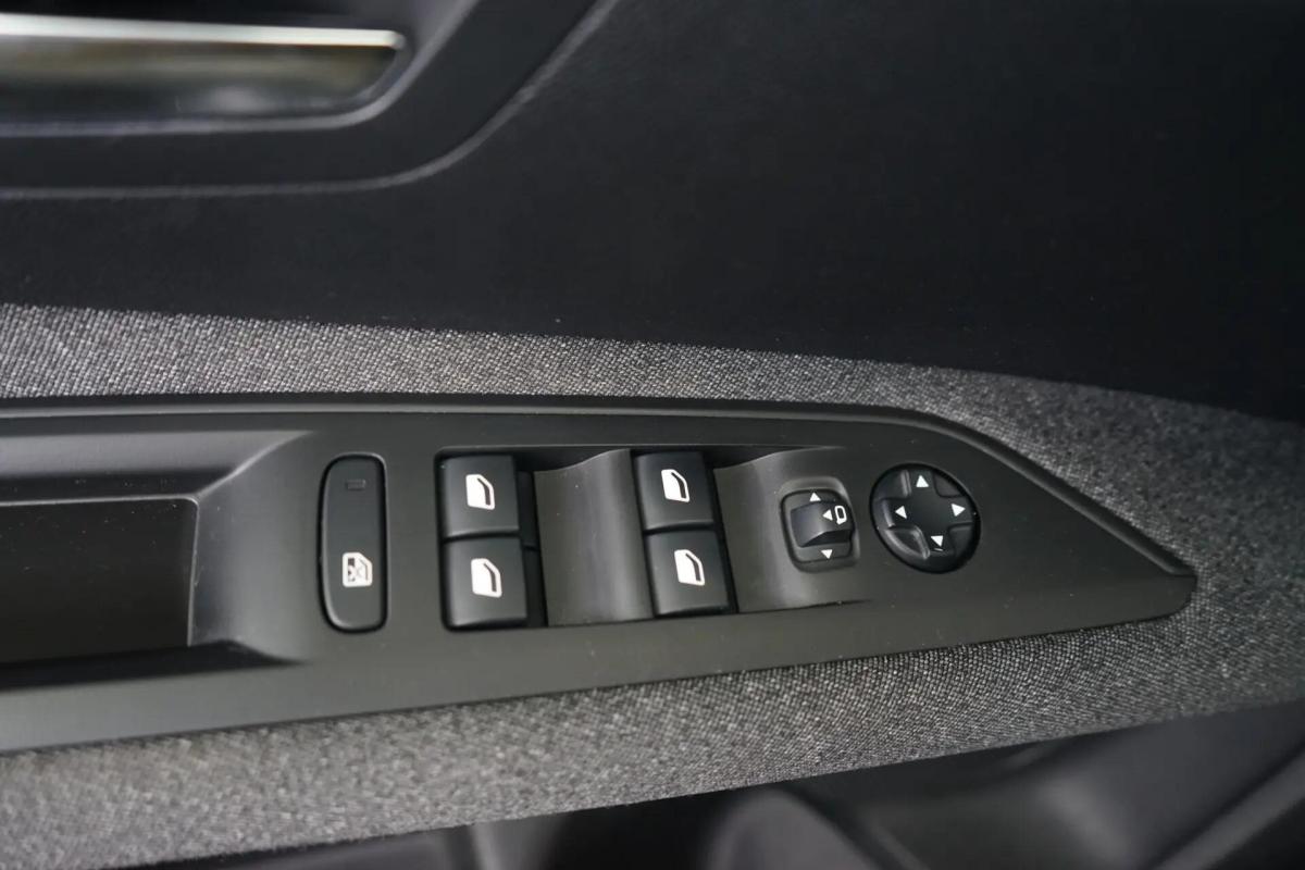 peugeot-3008-2021-diesel-1499cc
