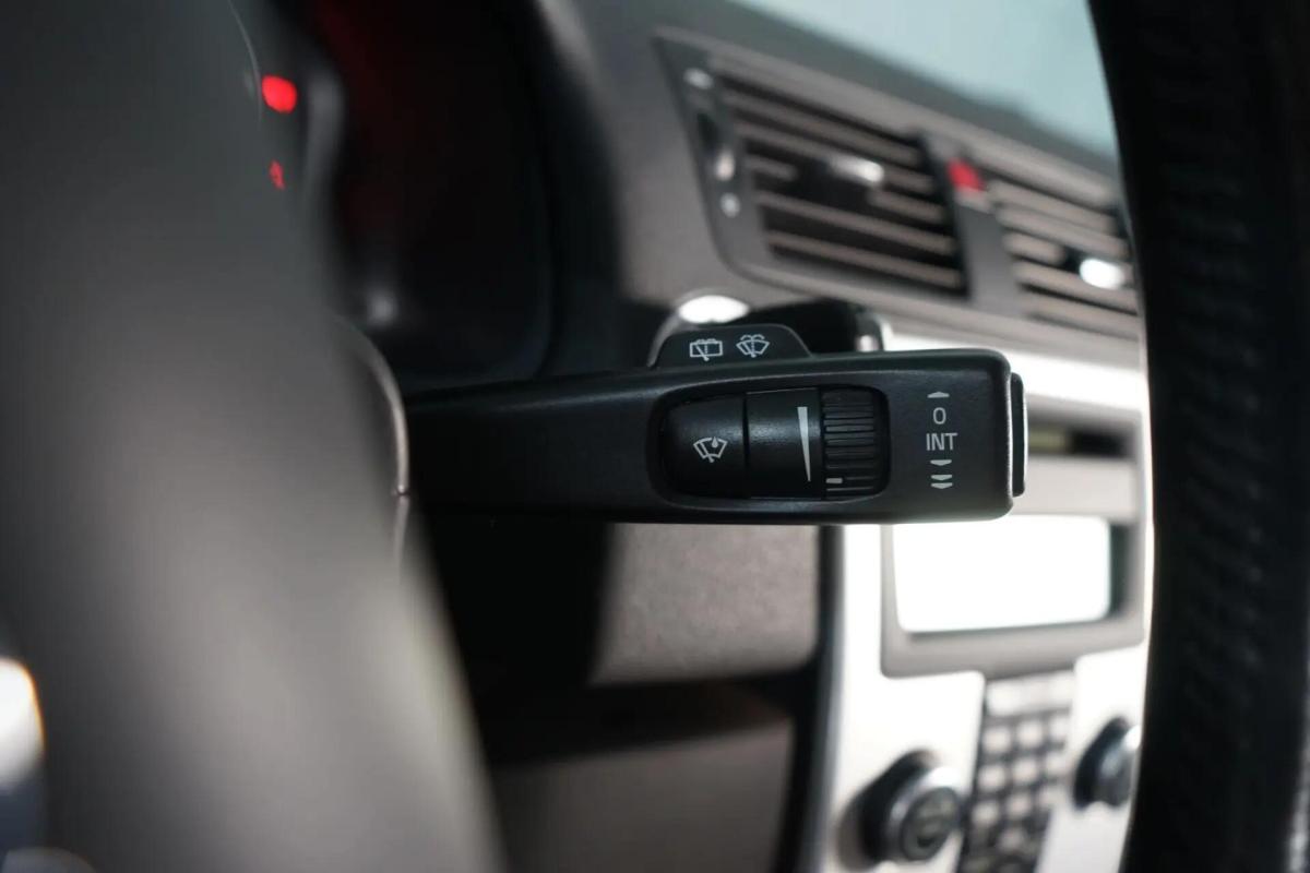 volvo-v50-2010-diesel-1560cc