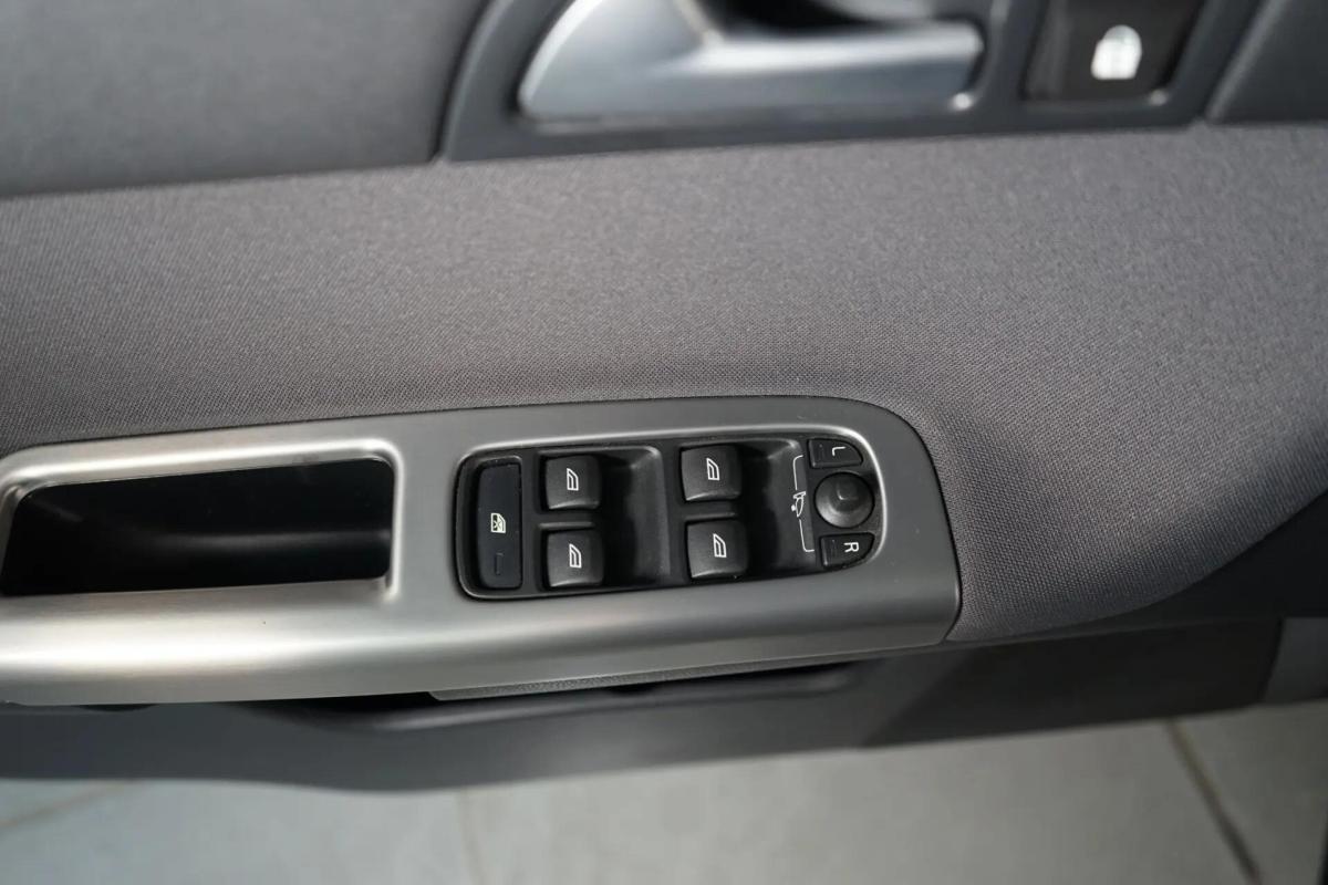 volvo-v50-2010-diesel-1560cc