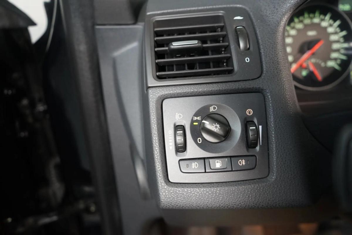 volvo-v50-2010-diesel-1560cc