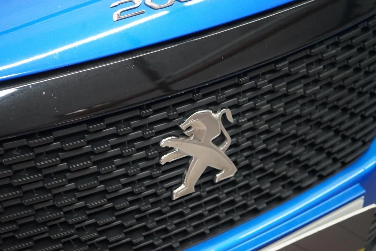 peugeot-2008-2021-gasolina-1199cc
