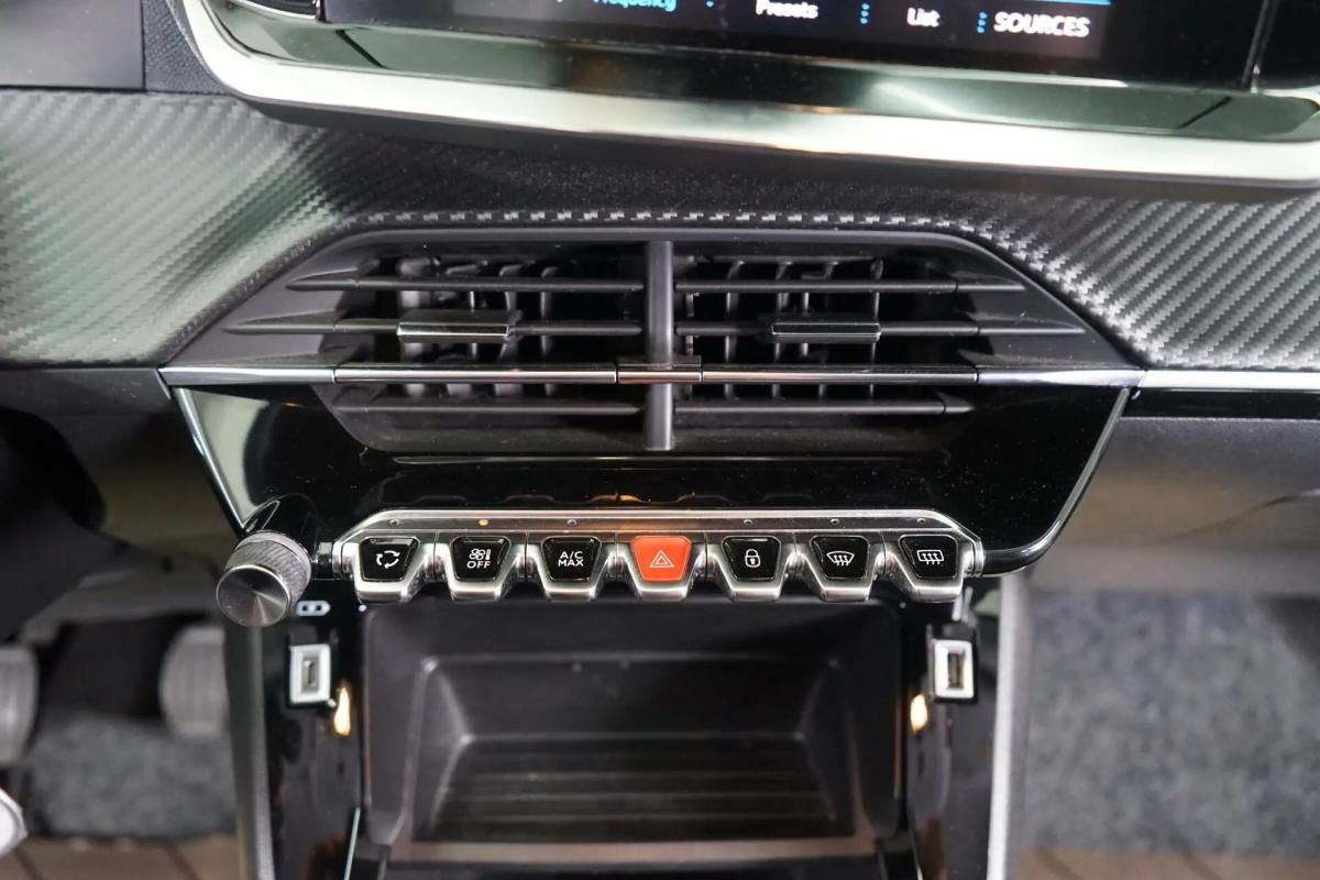 peugeot-2008-2021-gasolina-1199cc