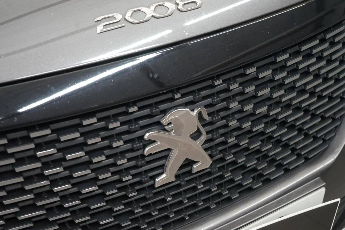 peugeot-2008-2020-diesel-1499cc