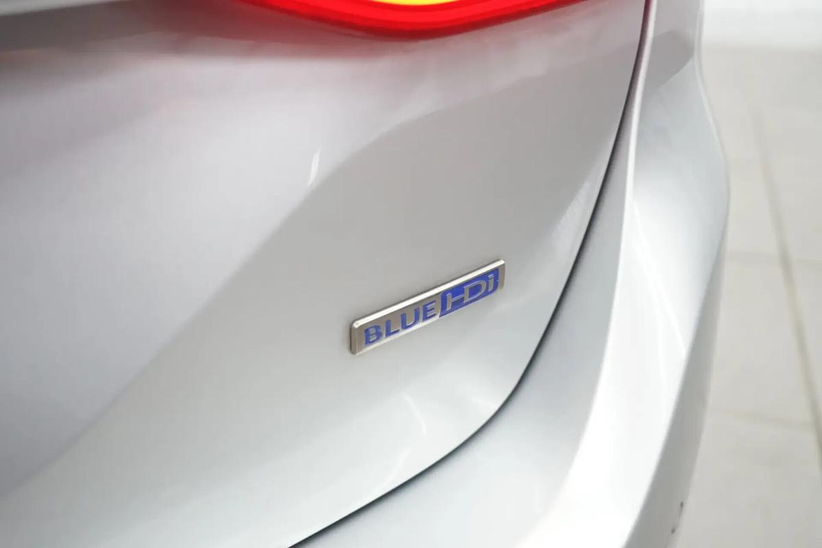 peugeot-308-sw-2016-diesel-1560cc
