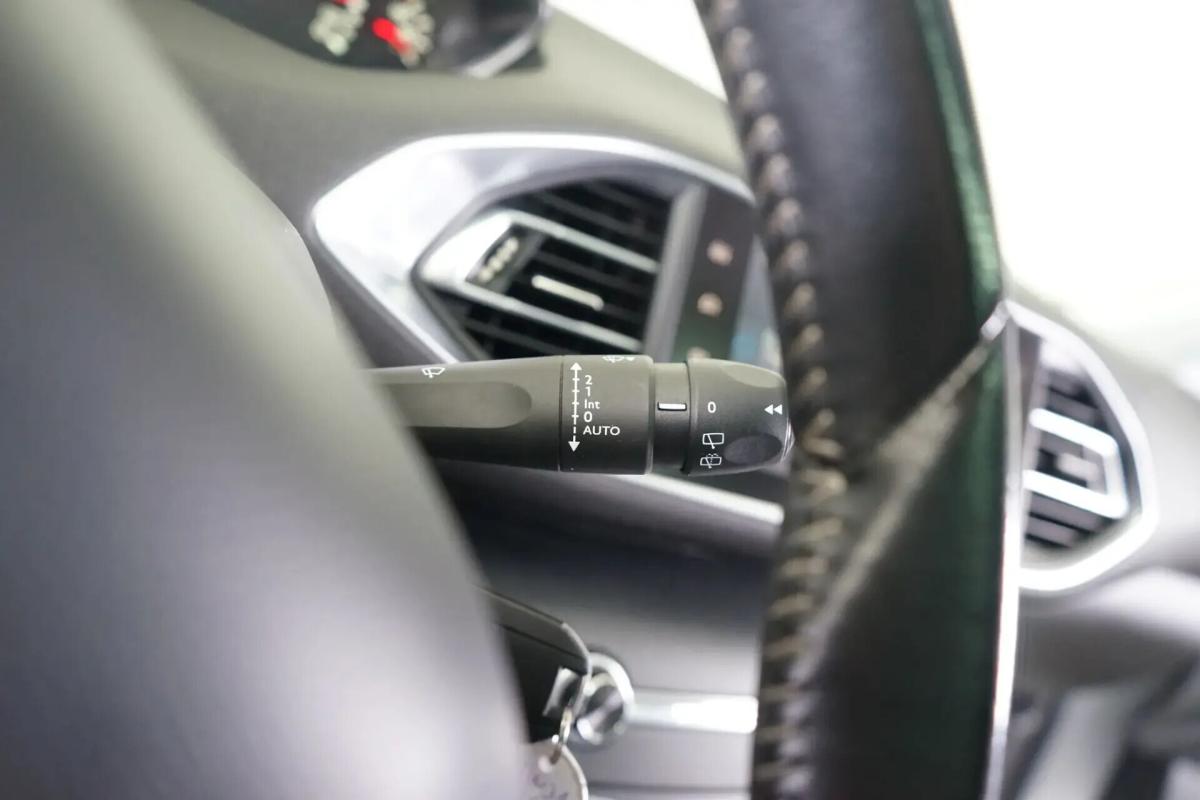 peugeot-308-sw-2016-diesel-1560cc