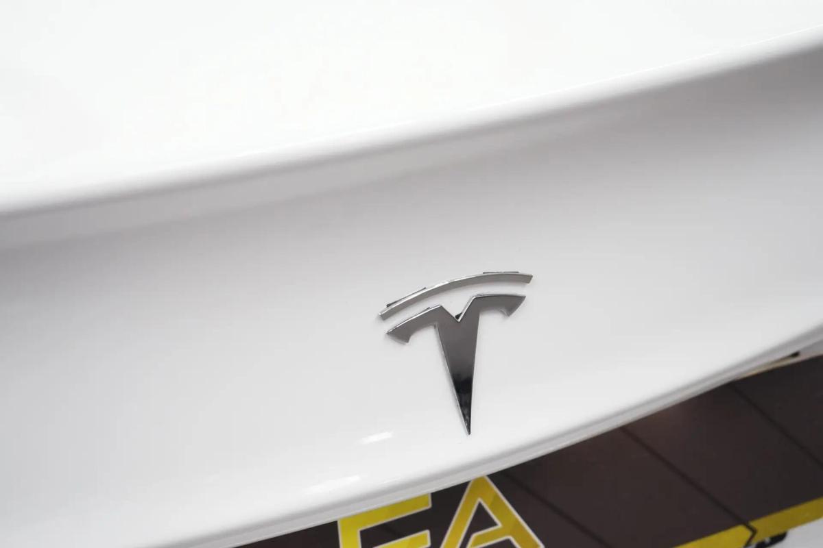 tesla-model-3-2019-eletrico-0cc