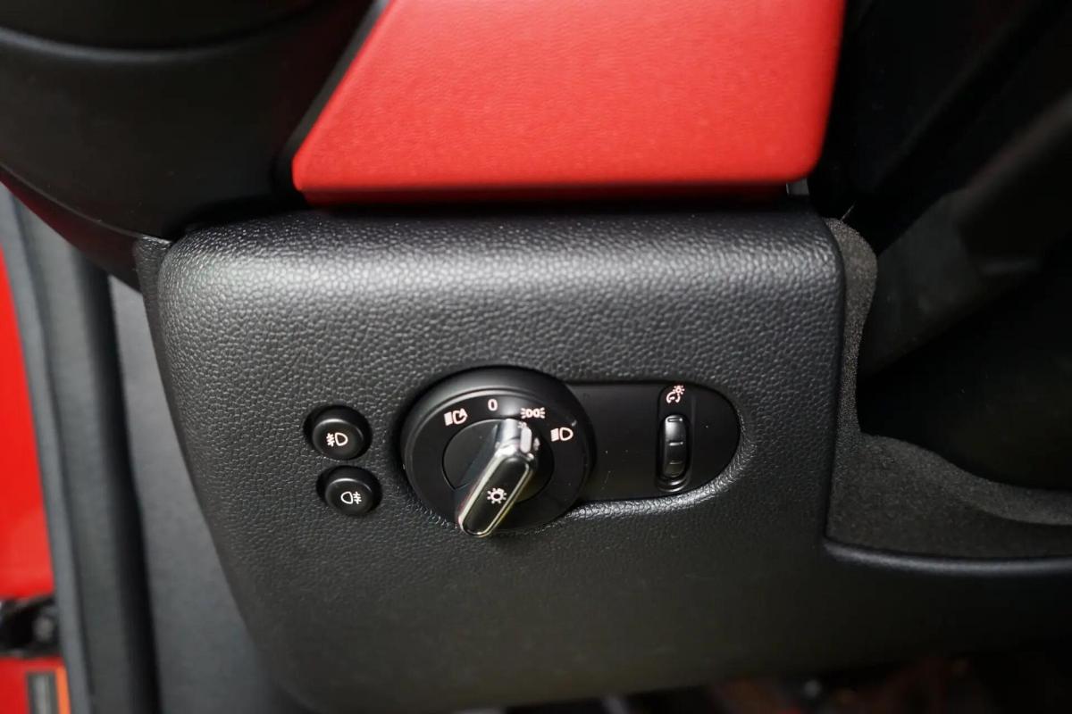 mini-cooper-2014-gasolina-1499cc