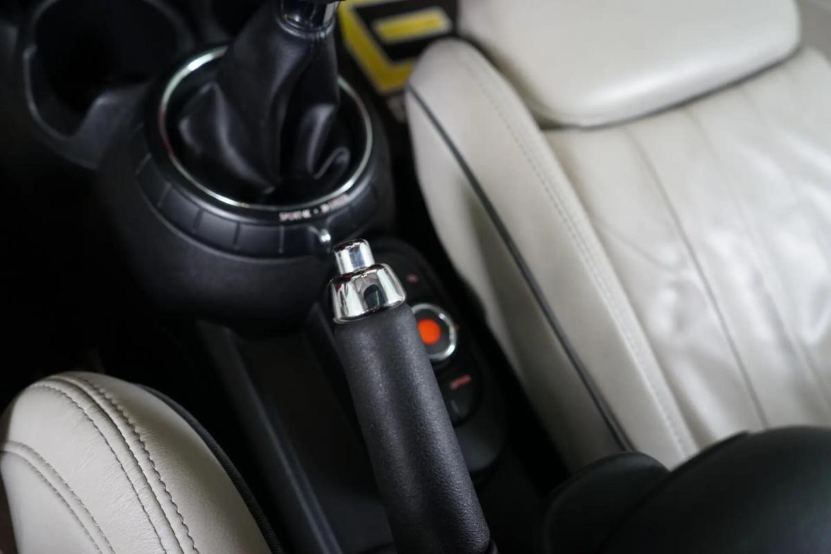 mini-cooper-2014-gasolina-1499cc
