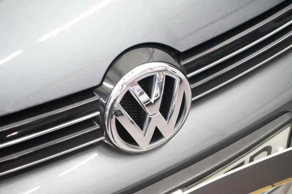 volkswagen-golf-variant-2012-diesel-1598cc