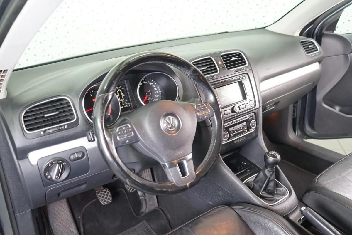 volkswagen-golf-variant-2012-diesel-1598cc