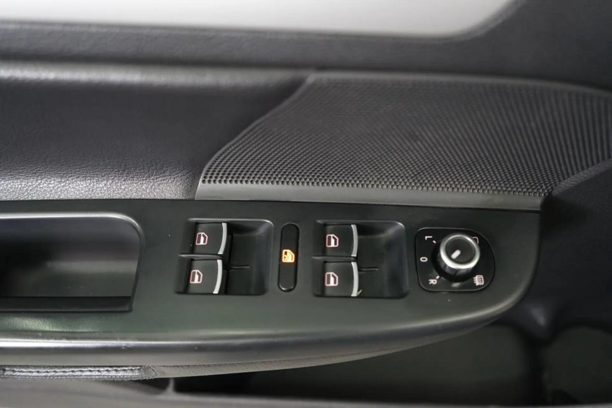 volkswagen-golf-variant-2012-diesel-1598cc
