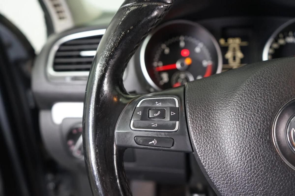 volkswagen-golf-variant-2012-diesel-1598cc