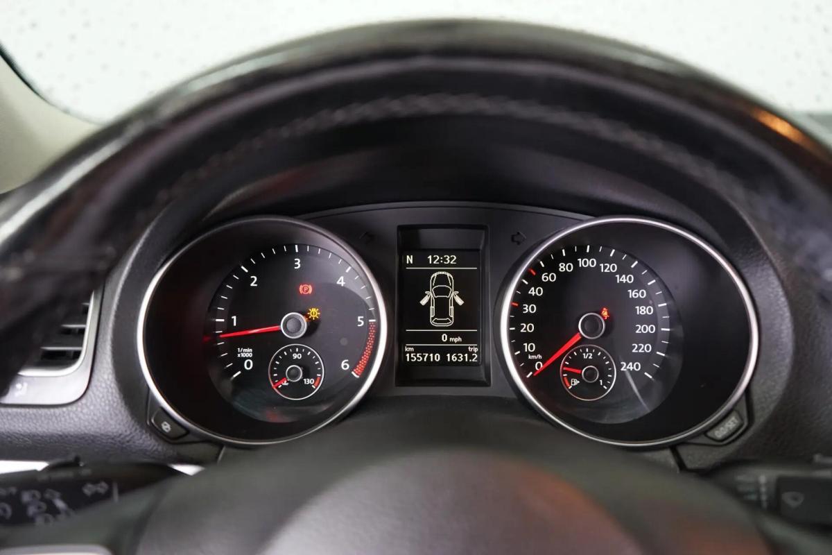 volkswagen-golf-variant-2012-diesel-1598cc